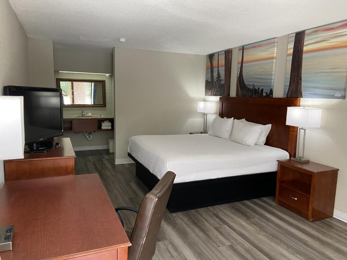 Days Inn By Wyndham Ozark Exterior photo
